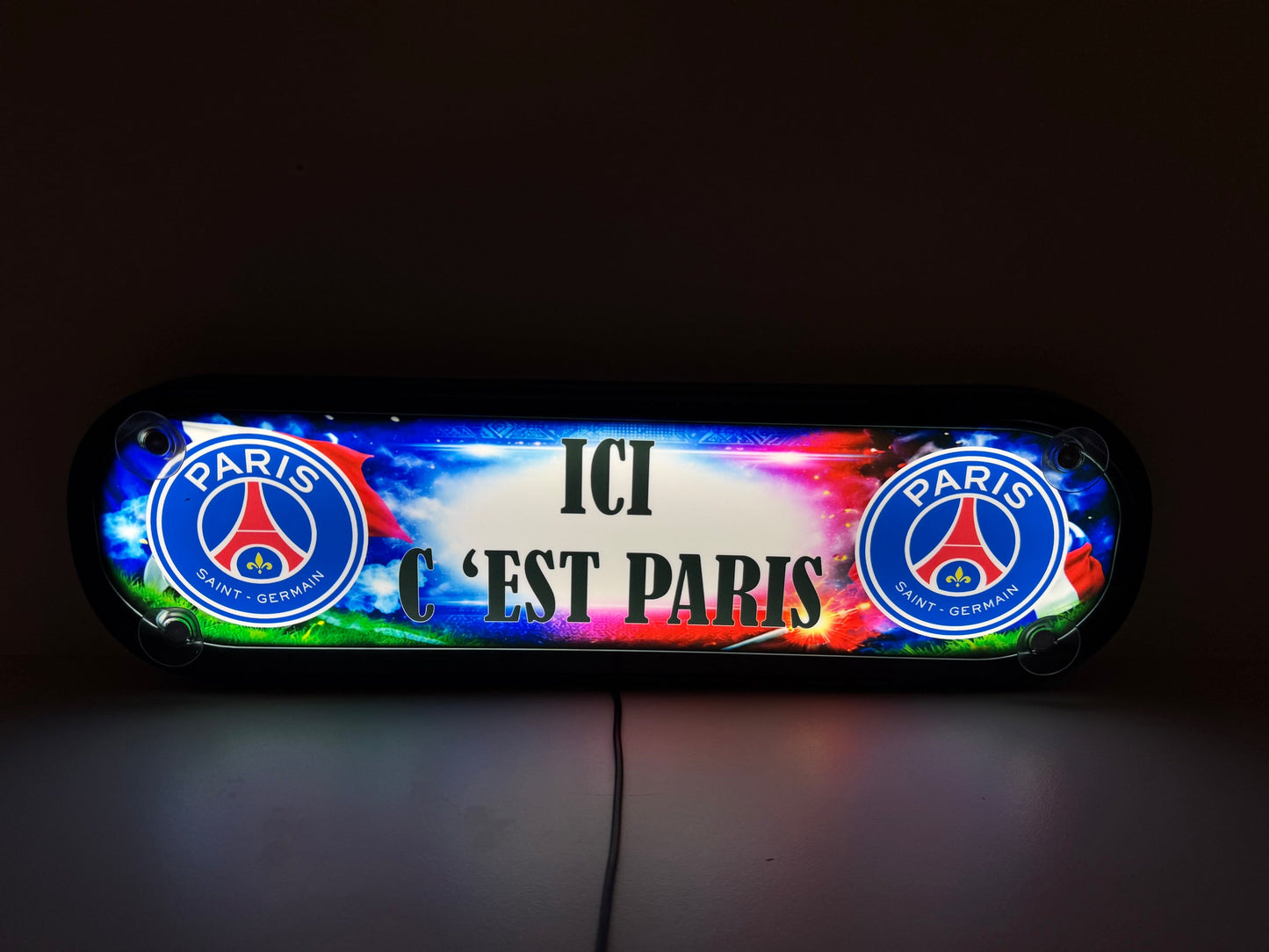 Plaque lumineuse PSG en cabine camion