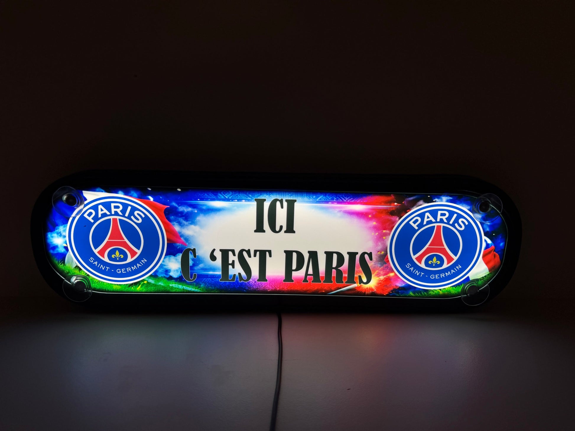 Plaque lumineuse PSG en cabine camion